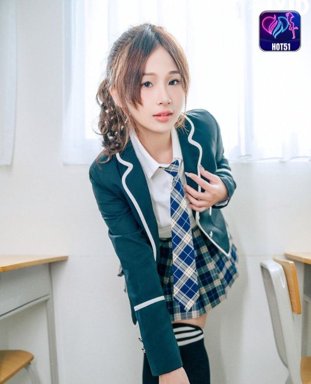 Jie Mi on hot51