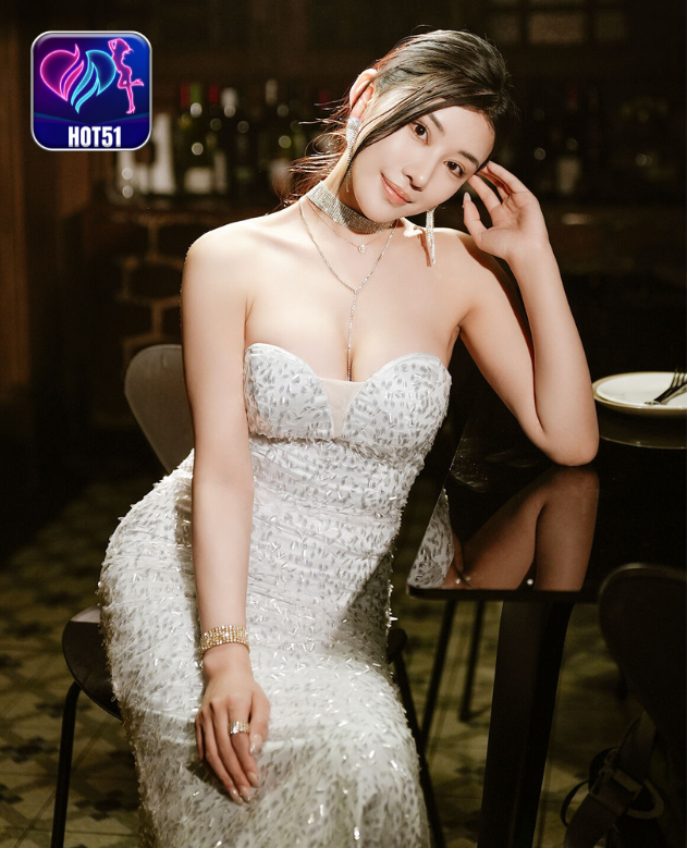 Yue Er on Hot51 